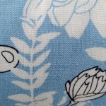Lino playa estampado azul flores blancas